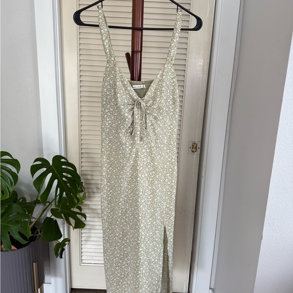 Abercrombie & Fitch Olive Floral Dress